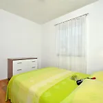 Apartment Apartment Srima *