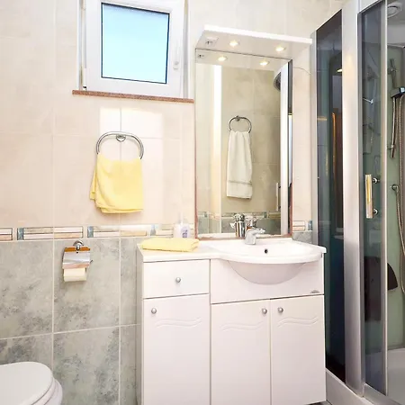 Apartment Srima Srima