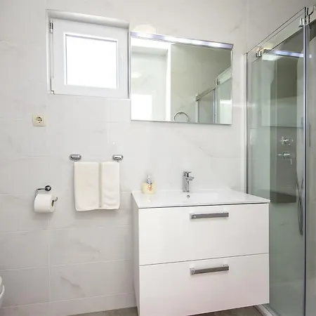 Apartment Srima Apartamento *