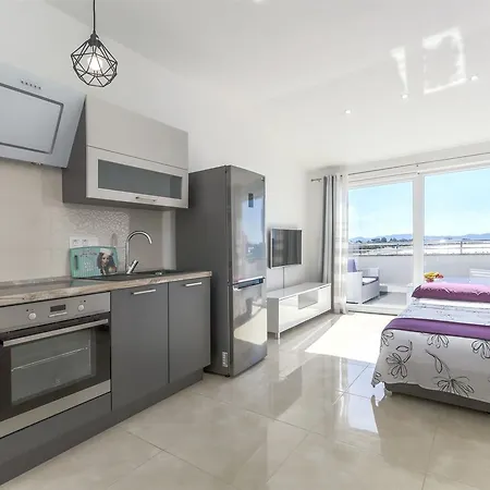 Apartment Srima Srima