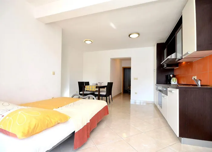 Apartment Srima Lejlighed