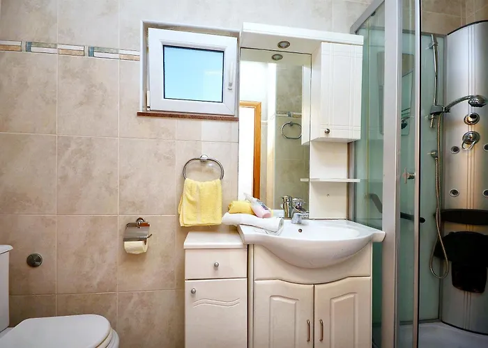 Apartment Srima Lejlighed *