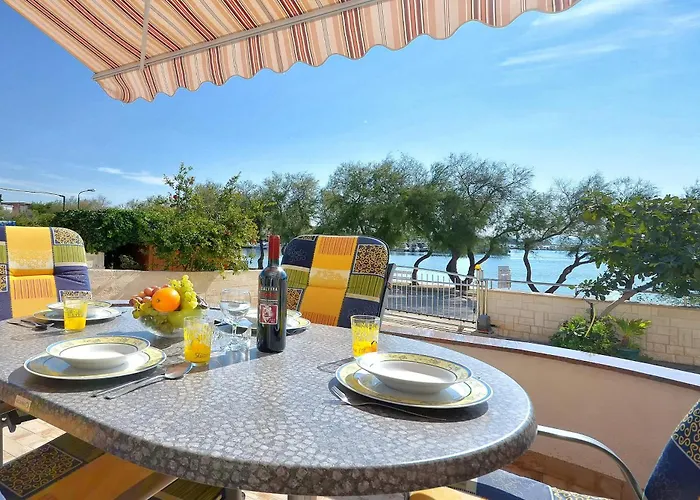 Apartment Srima Lejlighed Srima