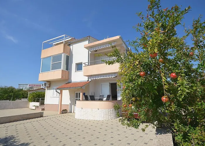 Apartment Srima Lejlighed *